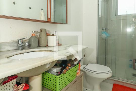 Banheiro da Suíte de apartamento à venda com 3 quartos, 93m² em São Sebastião, Porto Alegre