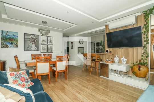 Sala de apartamento à venda com 3 quartos, 93m² em São Sebastião, Porto Alegre