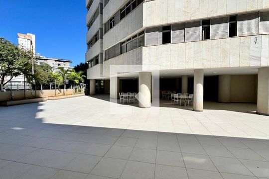 Área comum de apartamento para alugar com 4 quartos, 320m² em Lourdes, Belo Horizonte