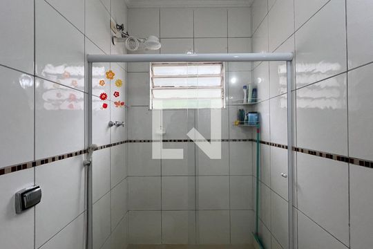 Banheiro de casa à venda com 2 quartos, 124m² em Alto de Pinheiros, São Paulo