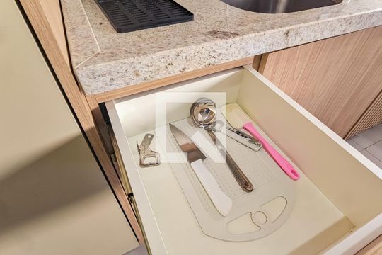 Cozinha de apartamento para alugar com 1 quarto, 25m² em Ondina, Salvador