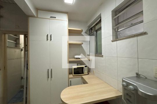 Área de serviço de apartamento para alugar com 3 quartos, 75m² em Copacabana, Rio de Janeiro