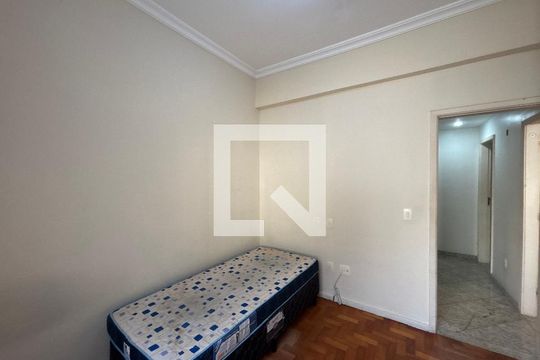 Quarto 1 de apartamento para alugar com 3 quartos, 75m² em Copacabana, Rio de Janeiro