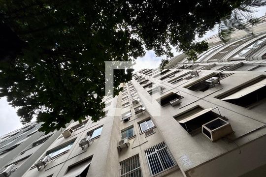 Fachada de apartamento para alugar com 3 quartos, 75m² em Copacabana, Rio de Janeiro