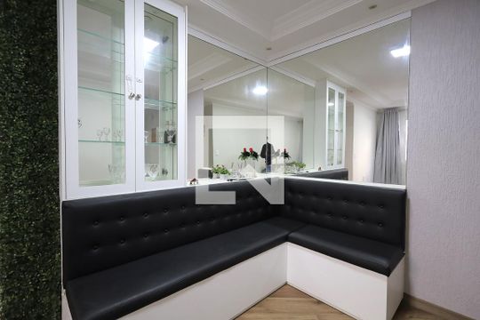 Sala de apartamento à venda com 2 quartos, 50m² em Cidade São Jorge, Santo André