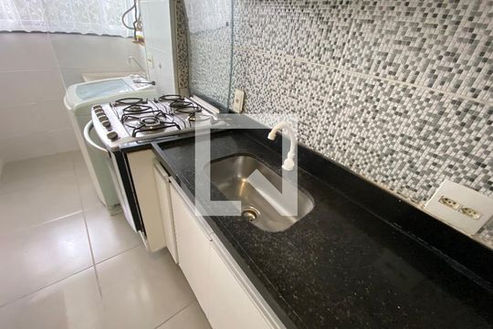 Cozinha de apartamento para alugar com 2 quartos, 50m² em Jacarepaguá, Rio de Janeiro