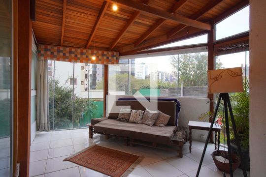 Quarto 1 - Segundo Andar de casa para alugar com 2 quartos, 120m² em Petrópolis, Porto Alegre