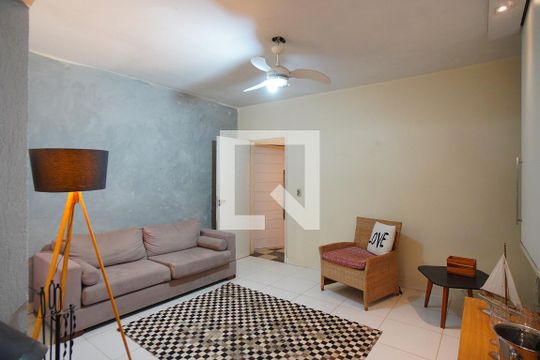 Sala de casa para alugar com 2 quartos, 120m² em Petrópolis, Porto Alegre