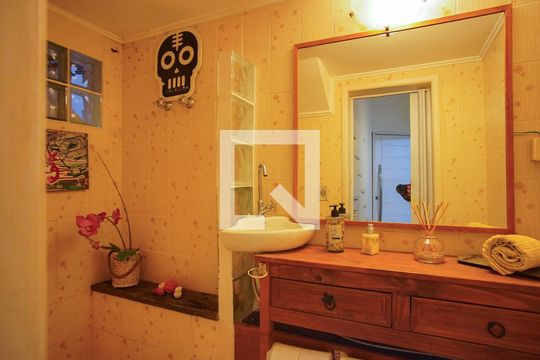 Lavabo de casa para alugar com 2 quartos, 120m² em Petrópolis, Porto Alegre