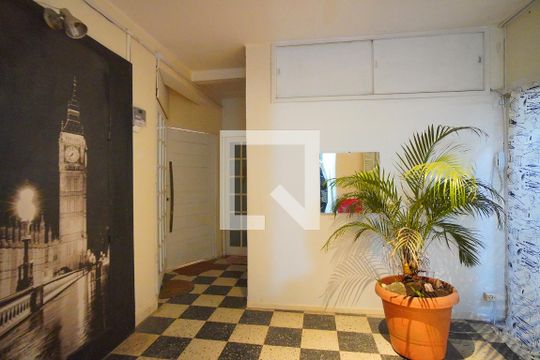 Área comum - Hall de casa para alugar com 2 quartos, 120m² em Petrópolis, Porto Alegre