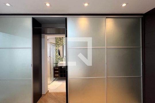 Suite de apartamento à venda com 3 quartos, 140m² em Paraíso, São Paulo