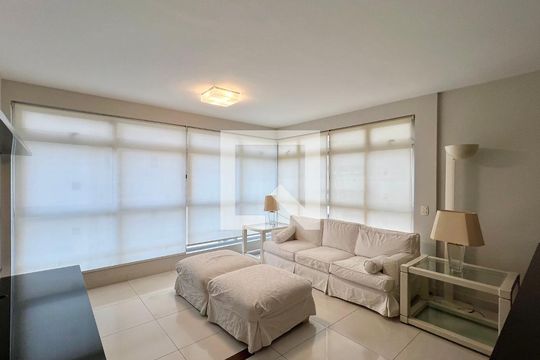 Sala de apartamento à venda com 3 quartos, 140m² em Paraíso, São Paulo