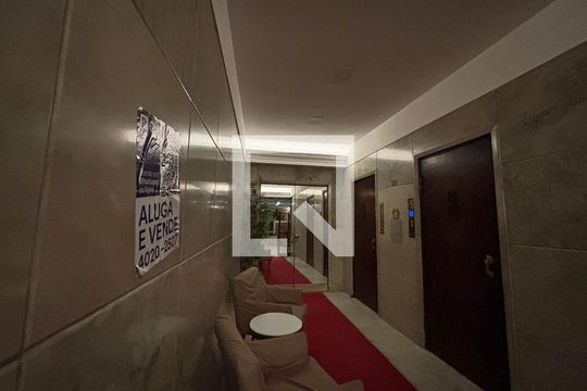 Placa de apartamento para alugar com 4 quartos, 130m² em Copacabana, Rio de Janeiro