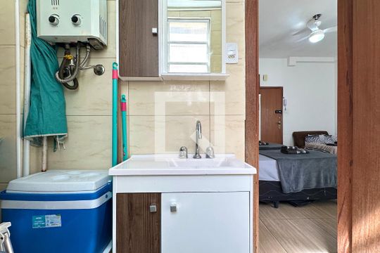 Banheiro de apartamento para alugar com 0 quarto, 27m² em Copacabana, Rio de Janeiro