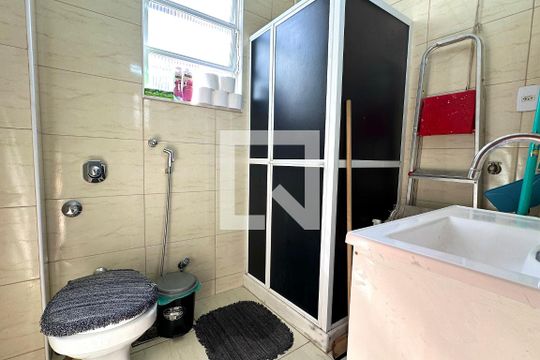 Banheiro de apartamento para alugar com 0 quarto, 27m² em Copacabana, Rio de Janeiro