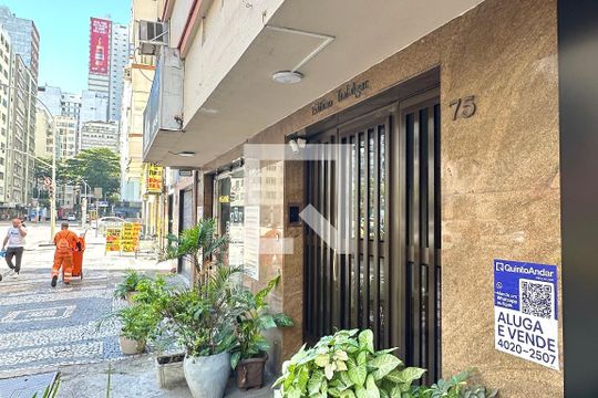 Plaquinha de apartamento para alugar com 0 quarto, 27m² em Copacabana, Rio de Janeiro