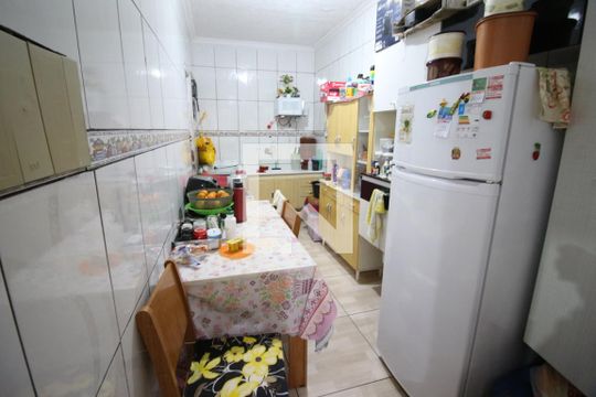 Cozinha de casa à venda com 2 quartos, 57m² em Padroeira, Osasco