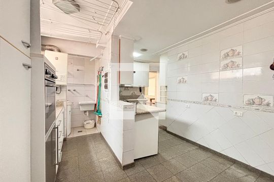 Cozinha de apartamento à venda com 2 quartos, 80m² em Indianópolis, São Paulo