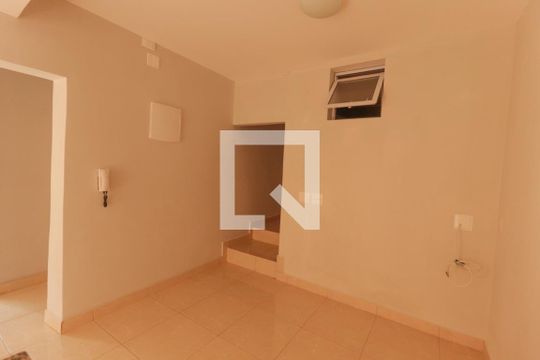 Sala de casa à venda com 8 quartos, 190m² em Vila Loyola, Jundiaí