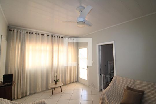 Casa à venda com 4 quartos, 120m² em Vila Santa Maria, São Paulo