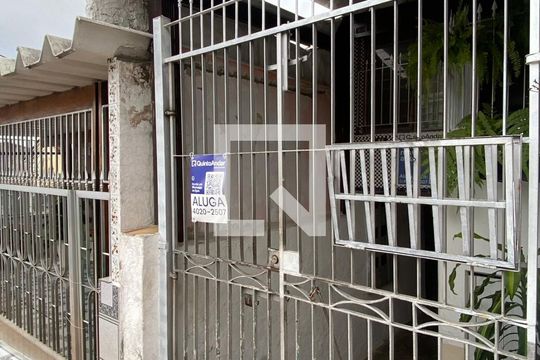 Fachada + placa de casa para alugar com 2 quartos, 70m² em Jardim Jaú (zona Leste), São Paulo