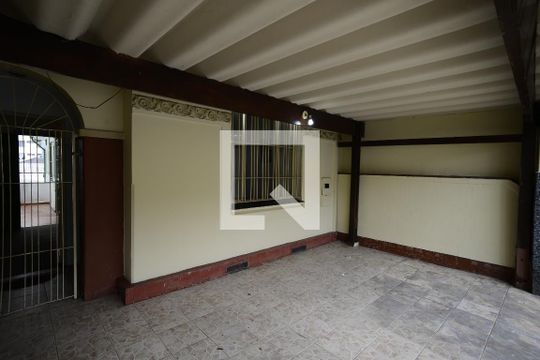Garagem de casa à venda com 2 quartos, 180m² em Vila Deodoro, São Paulo