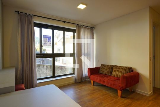 Sala de apartamento para alugar com 1 quarto, 40m² em Saco dos Limões, Florianópolis