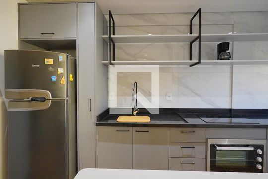Cozinha de apartamento para alugar com 1 quarto, 40m² em Saco dos Limões, Florianópolis