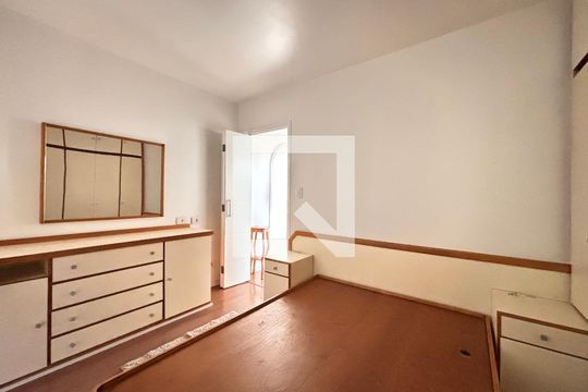 Quarto 1 de apartamento para alugar com 2 quartos, 70m² em Itaim Bibi, São Paulo