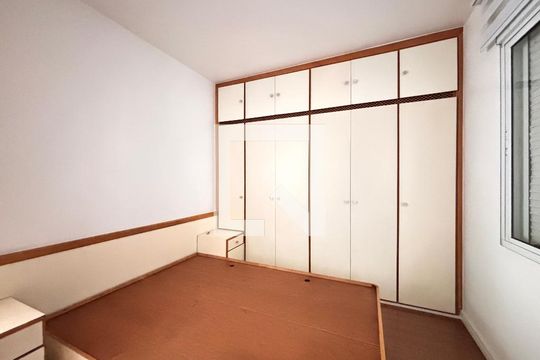 Quarto 1 de apartamento para alugar com 2 quartos, 70m² em Itaim Bibi, São Paulo