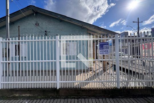 Fachada de casa à venda com 3 quartos, 160m² em Campina, São Leopoldo