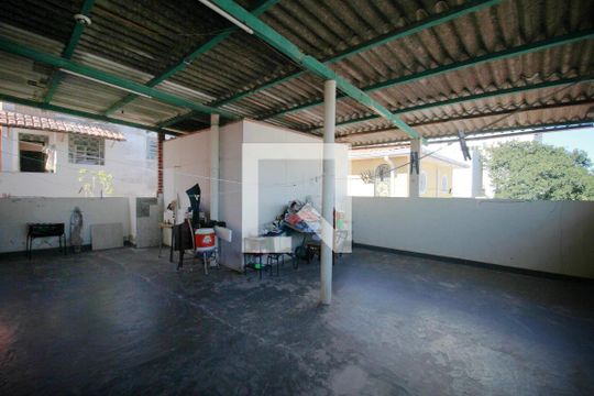 Area privativa de casa à venda com 4 quartos, 320m² em Nova Floresta, Belo Horizonte