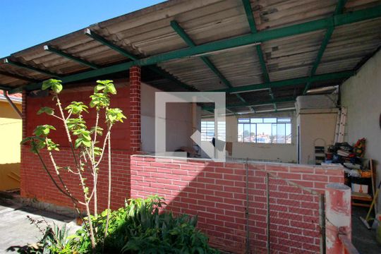 Quintal de casa à venda com 4 quartos, 320m² em Nova Floresta, Belo Horizonte