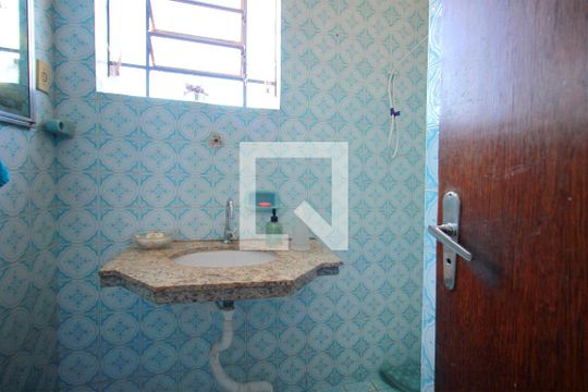 Banheiro 2 de casa à venda com 4 quartos, 320m² em Nova Floresta, Belo Horizonte