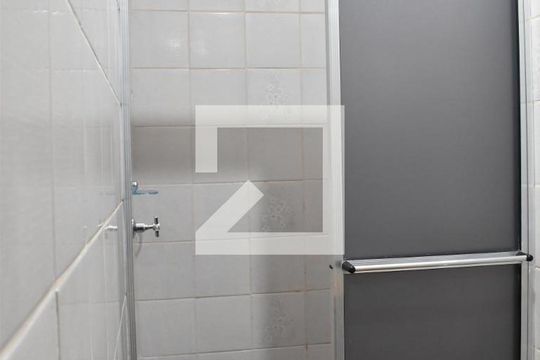 Banheiro 2 de casa para alugar com 2 quartos, 66m² em Santa Felicidade, Curitiba
