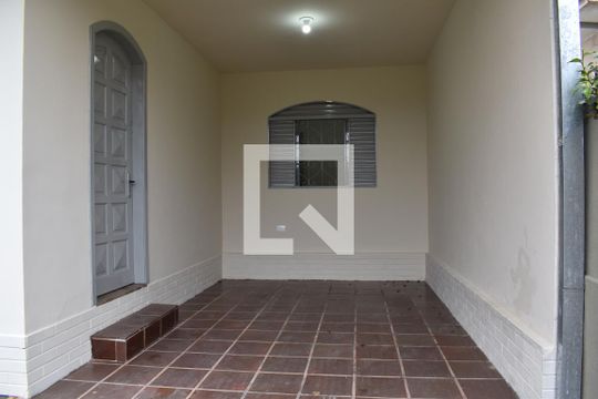 Garagem de casa para alugar com 2 quartos, 66m² em Santa Felicidade, Curitiba