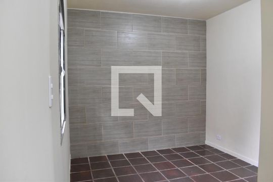 Suíte de casa para alugar com 2 quartos, 66m² em Santa Felicidade, Curitiba
