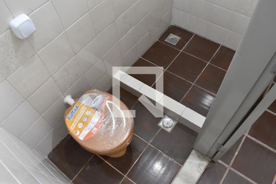 Banheiro da Suíte de casa para alugar com 2 quartos, 66m² em Santa Felicidade, Curitiba