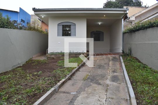 Área externa de casa para alugar com 2 quartos, 66m² em Santa Felicidade, Curitiba