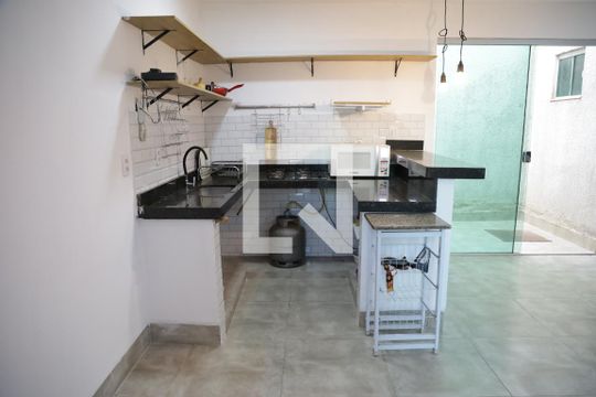Cozinha de kitnet/studio para alugar com 1 quarto, 95m² em Nova Suiça, Goiânia