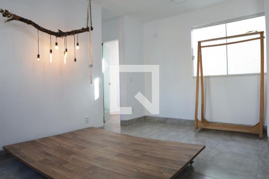 Quarto  de kitnet/studio para alugar com 1 quarto, 95m² em Nova Suiça, Goiânia