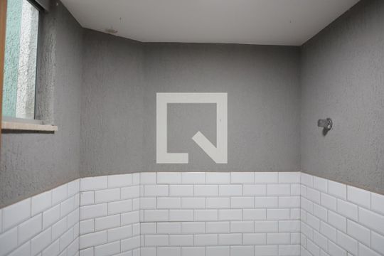 Banheiro Social de kitnet/studio para alugar com 1 quarto, 95m² em Nova Suiça, Goiânia
