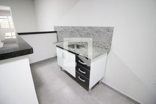 Cozinha de casa para alugar com 2 quartos, 70m² em Rochdale, Osasco