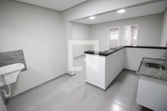 Casa para alugar com 2 quartos, 70m² em Rochdale, Osasco