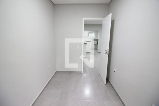 Quarto 2 de casa para alugar com 2 quartos, 70m² em Rochdale, Osasco