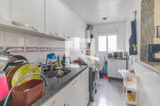Cozinha de apartamento à venda com 3 quartos, 71m² em Cavalhada, Porto Alegre