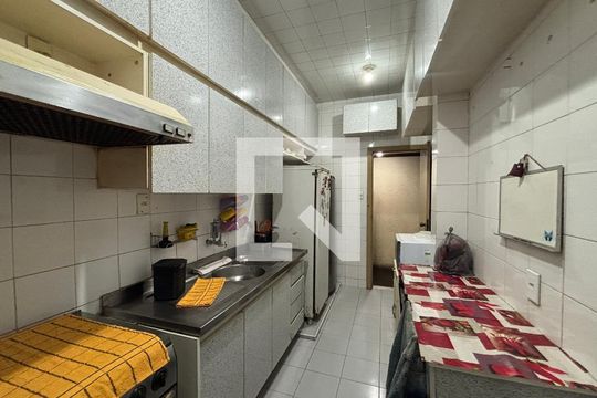 Cozinha de apartamento à venda com 3 quartos, 125m² em Copacabana, Rio de Janeiro