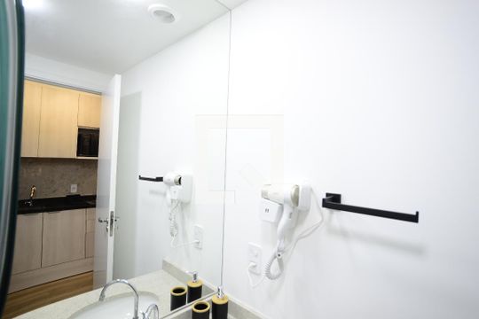 Banheiro de kitnet/studio para alugar com 1 quarto, 23m² em Vila Mariana, São Paulo