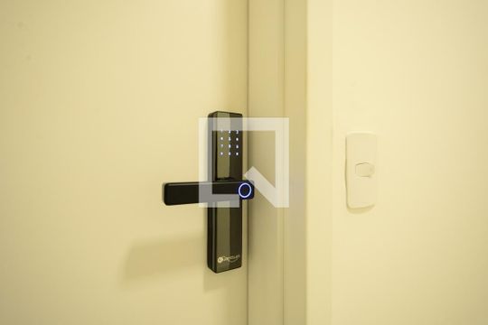 Porta do studio de kitnet/studio para alugar com 1 quarto, 23m² em Vila Mariana, São Paulo