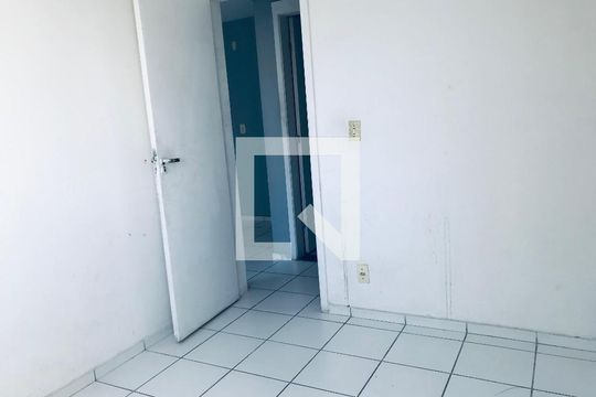 Quarto 2 de apartamento para alugar com 2 quartos, 54m² em Guadalupe, Rio de Janeiro